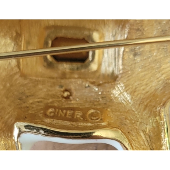 Rare Vintage Large Ciner Elephant Brooch Signed - Picture 3 of 7